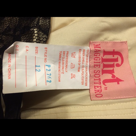 Black and champagne strapless prom dress! - Picture 4 of 4