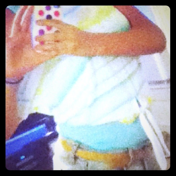 Crop top - Picture 1 of 1
