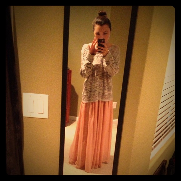 Beautiful flowing light pink maxi skirt
