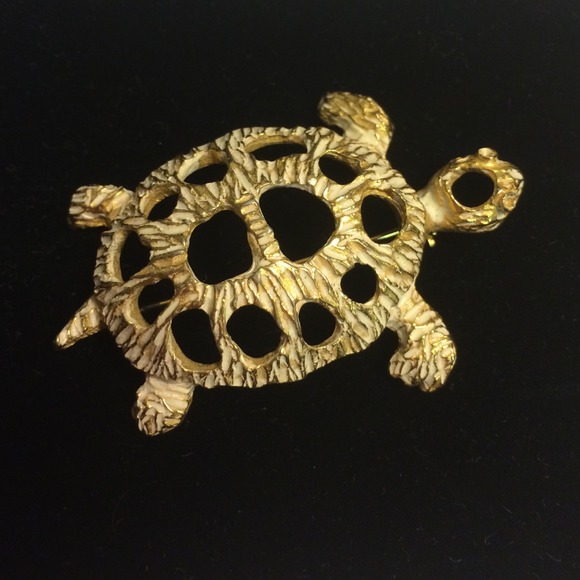 Vintage gold color turtle brooch