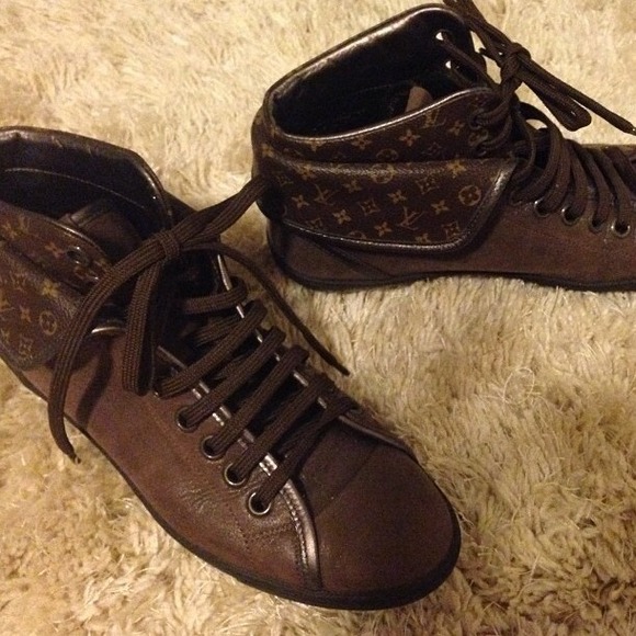 Lv sneakers