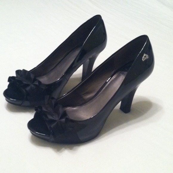 Heals - Picture 2 of 2