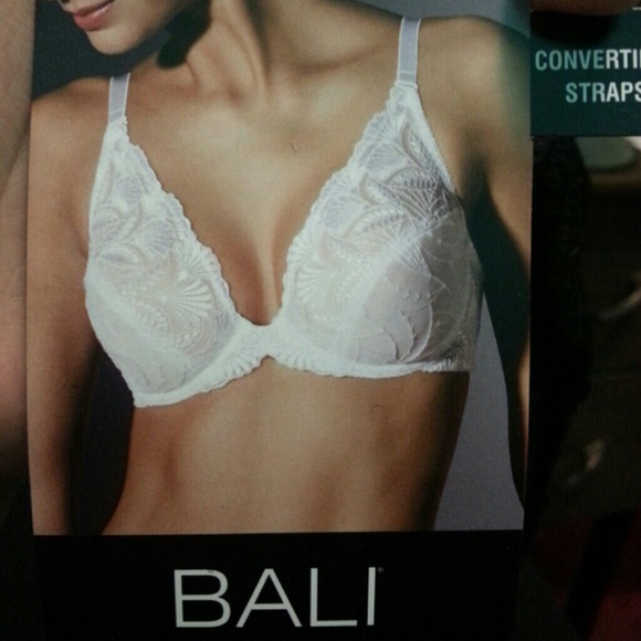 Black laced bra. New.