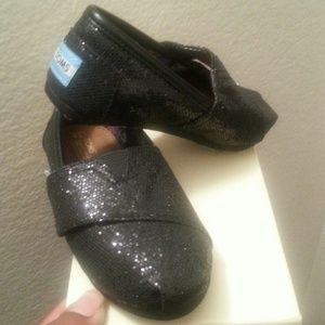 Toddler girls glitter TOMS shoes