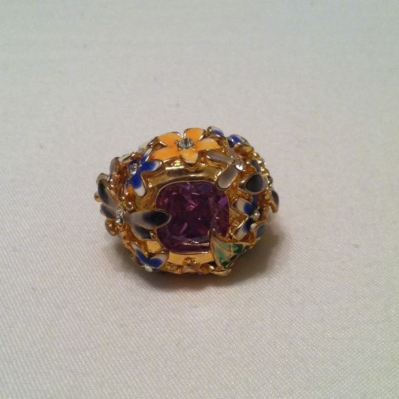 Ring - Picture 2 of 4