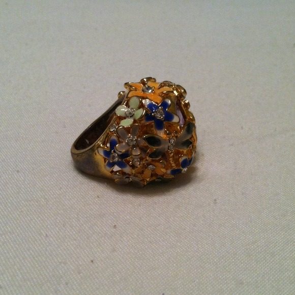 Ring - Picture 4 of 4
