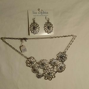 BNWT Lia Sophia Necklace and matching earings.