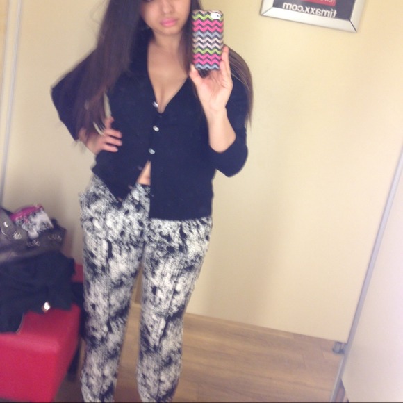 Harem pants black and white stretchy material