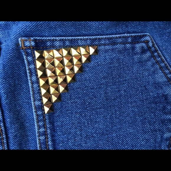 ❗️SOLD❗️Vintage stud denim high wasted shorts - Picture 4 of 4