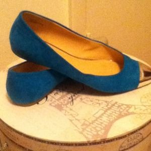 Turquoise & Silver Flats!