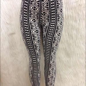 CUTE NEW AZTEC TRIBAL BLACK WHITE PRINT LEGGINGS