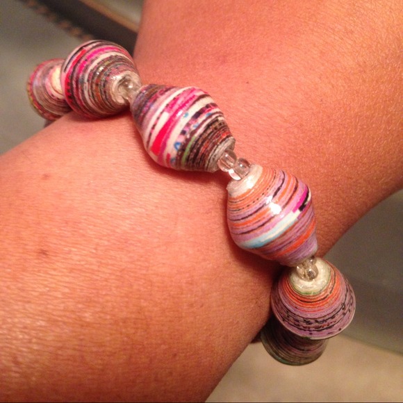 Paper bead bracelet
