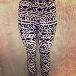 CUTE NEW AZTEC TRIBAL BLACK WHITE PRINT LEGGINGS!