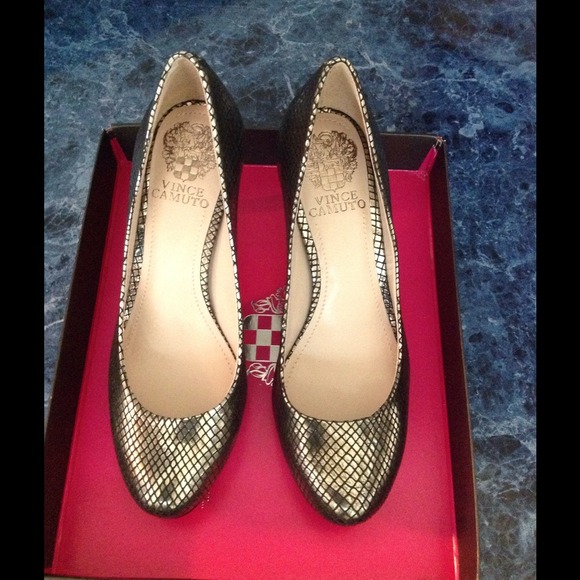 💲💲REDUCED💲💲Vince Camuto heels