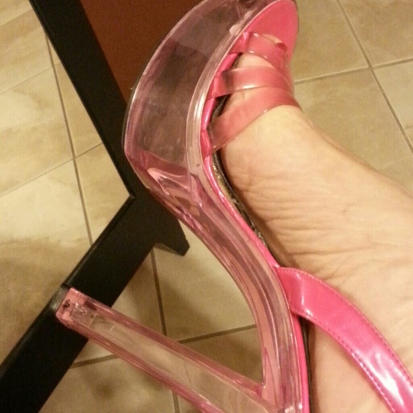 Shocking pink likes new - Picture 3 of 4