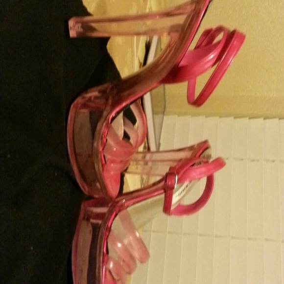 Shocking pink likes new - Picture 4 of 4