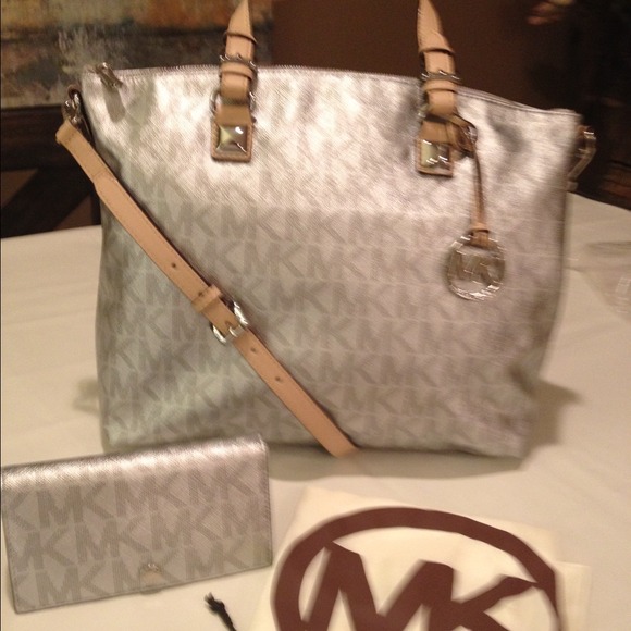 🚫SOLD🚫MK Metallic Saffiano Satchel - Picture 1 of 4