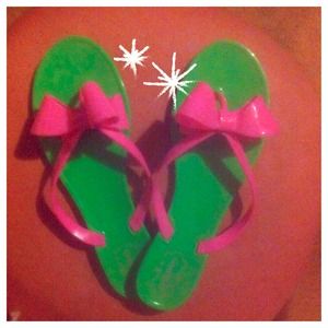 SOLD. 🎀 Mud Pie 🎀