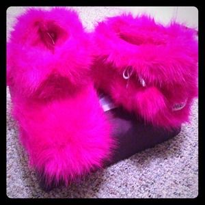 Aero Slippers Fuchsia 🎀 BRAND NEW!!