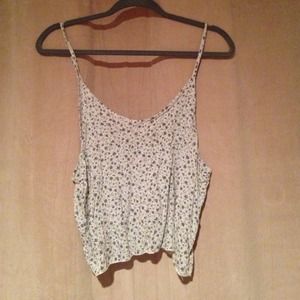 Brandy melville flower crop tank
