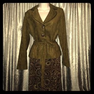 Beautiful 2pc skirt suit. Size 10