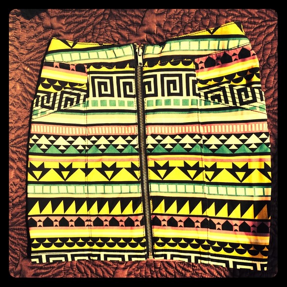 Aztec short skirt by Divided by H&M (2012)