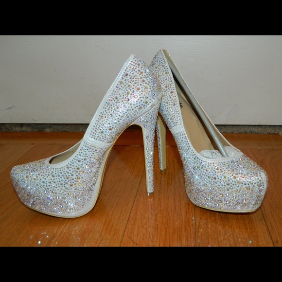 Cinderella Crystal Pumps