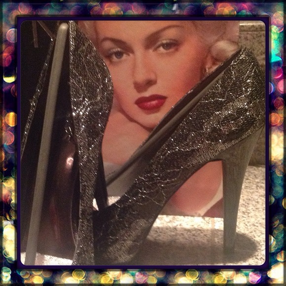 Can you handle the sparkle? LAST PAIR! - Picture 4 of 4