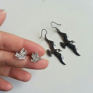 ❌SOLD. NO LONGER AVAILABLE❌Set of 2 bird earrings