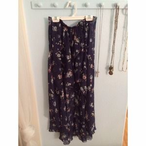 🌸 Brandy Melville floral hi-low skirt