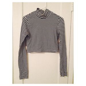 ✨SOLD ON VINTED✨ striped crop