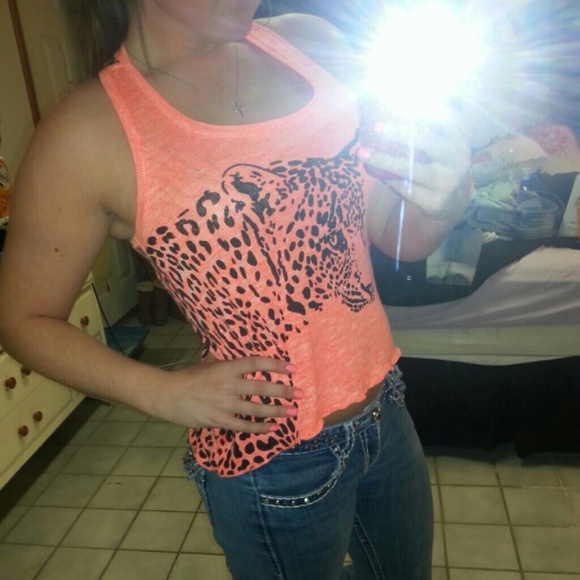 Bright cheetah tank