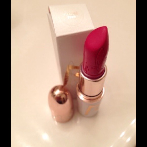 🔴SOLD🔴Mac Riri Pleasure Bomb