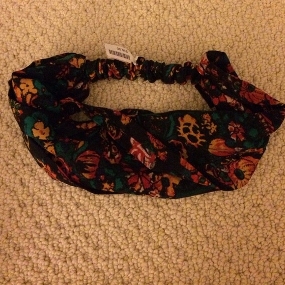 ❌❌❌SOLD❌❌❌Urban outfitters headwrap - Picture 2 of 3
