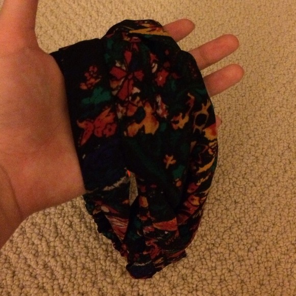 ❌❌❌SOLD❌❌❌Urban outfitters headwrap - Picture 3 of 3