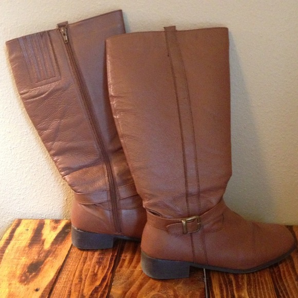 These boots are made for WALKIN' - Picture 1 of 3
