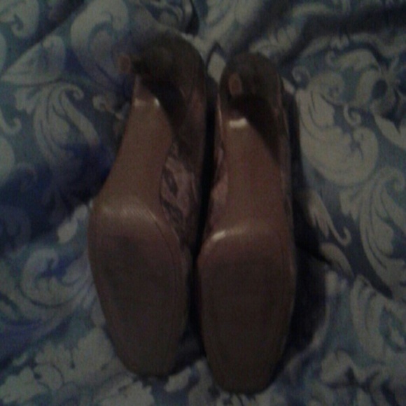 Gold snake skin Apostrophe open-toed pumps - Picture 2 of 3