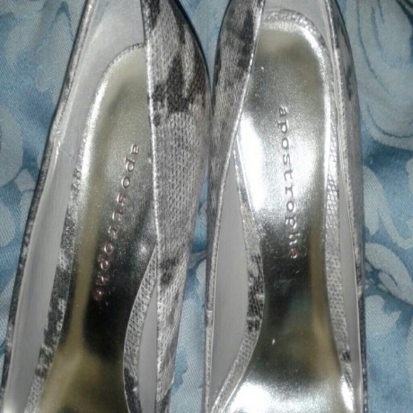 Gold snake skin Apostrophe open-toed pumps - Picture 3 of 3