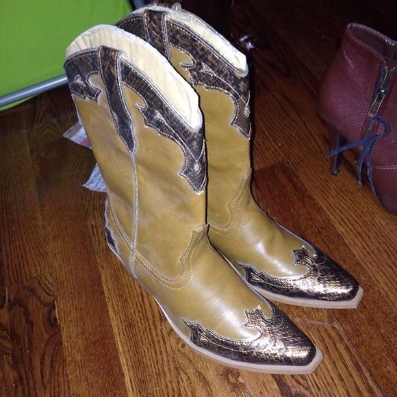 Cow boy boots - Picture 1 of 1
