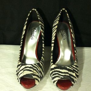 HOLD Candies zebra print peep toe red heel