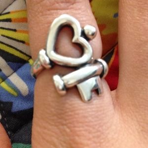 James Avery Key to My Heart ring