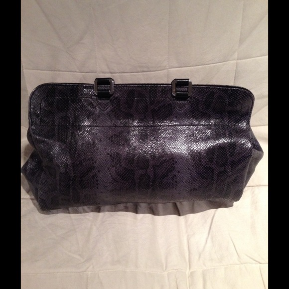 Pre-owned Authentic Longchamp bag. - Picture 2 of 4