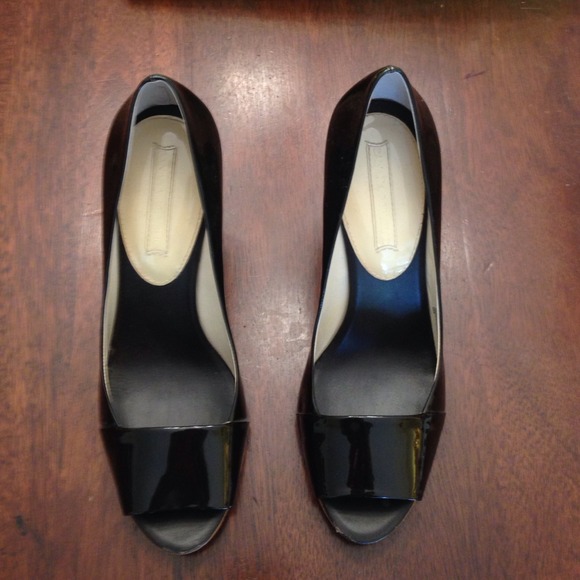 SOLD...Banana Republic Brown Patent Leather Wedges