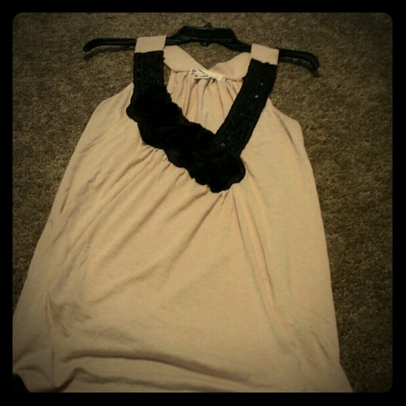 Sleeveless blouse