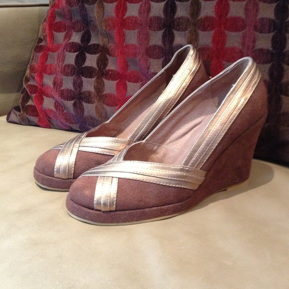 Brown Suede wedged pumps - Picture 1 of 4