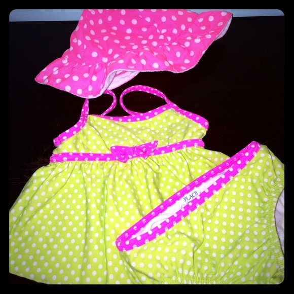Hot pink polka dot sun hat