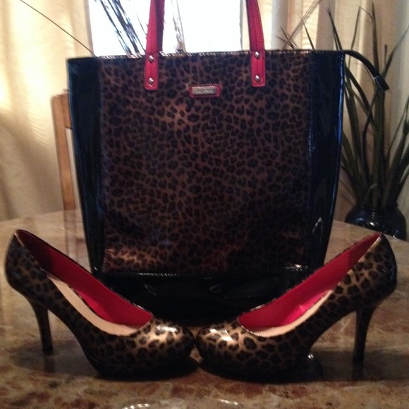#83  New Handbag. Shoes size 7 1/2.