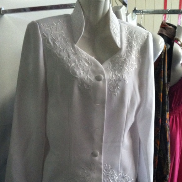 White 2 PC suit