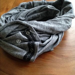 Lululemon vinyasa scarf