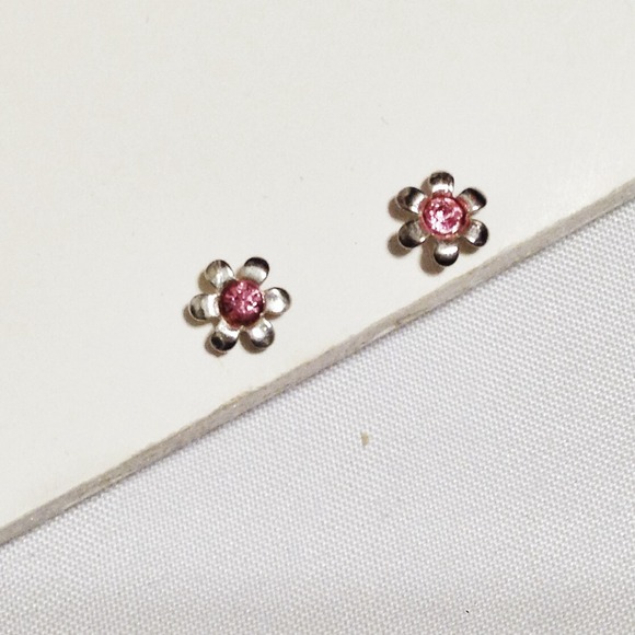 💐 Pink Rhinestone and Silver Tone Flower Earrings